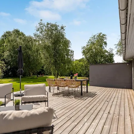 Cozy 350 Meters From The Water In Amtoft Nyaraló