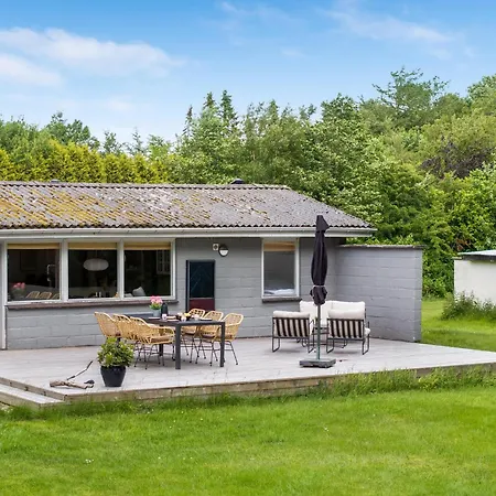 Cozy 350 Meters From The Water In Amtoft Nyaraló *
