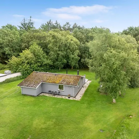 Cozy 350 Meters From The Water In Amtoft *